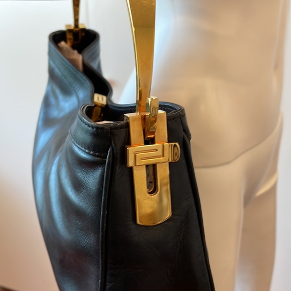 Vintage Gianni Versace Black LeatherPouchette - Picture 6 of 9